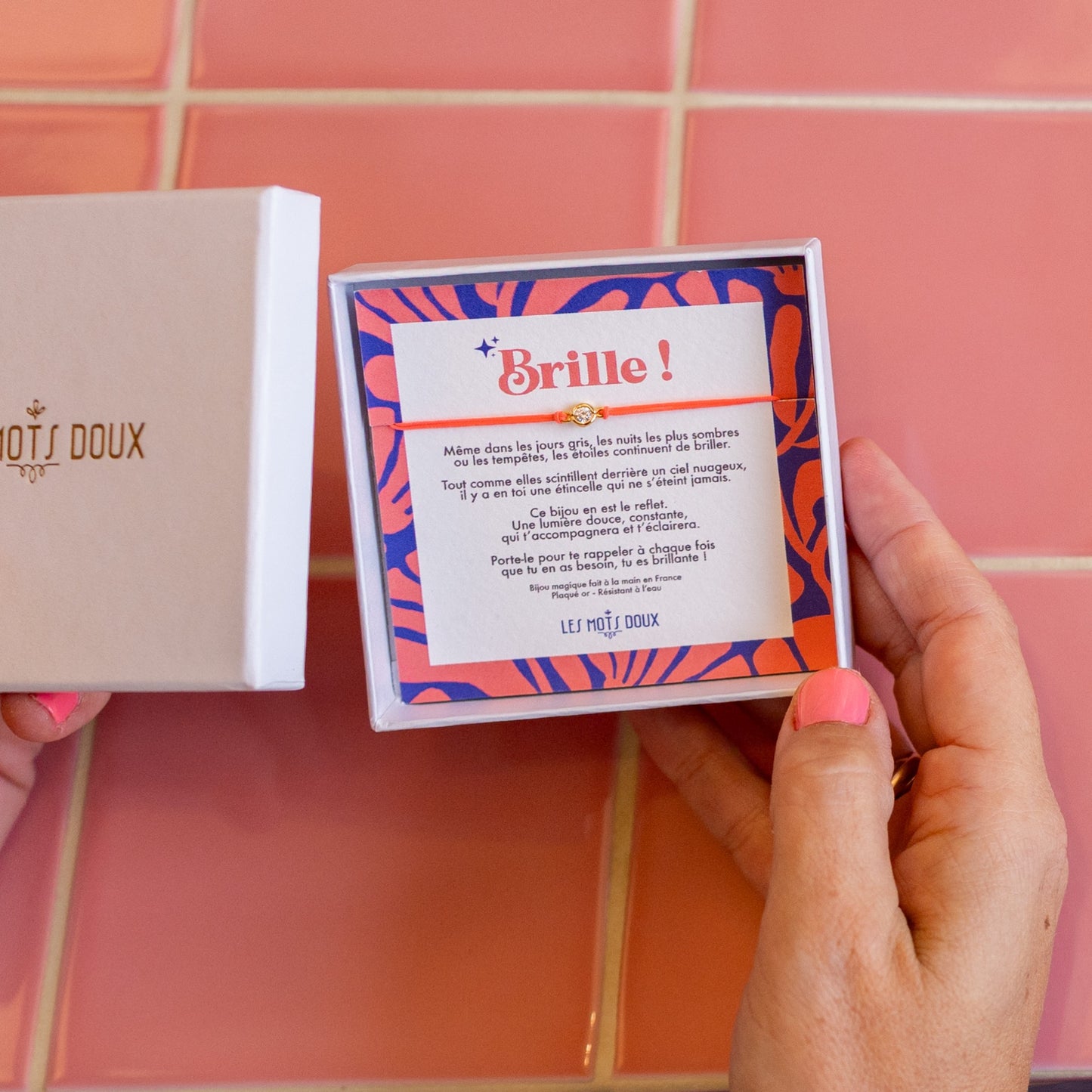 Bracelet - Brille - cordon rose fluo